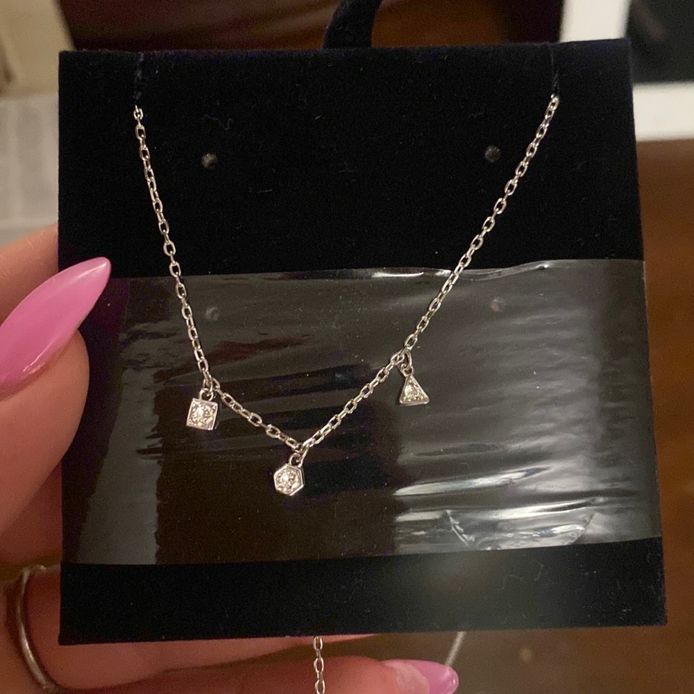 Swavorski NEVER WORN necklace